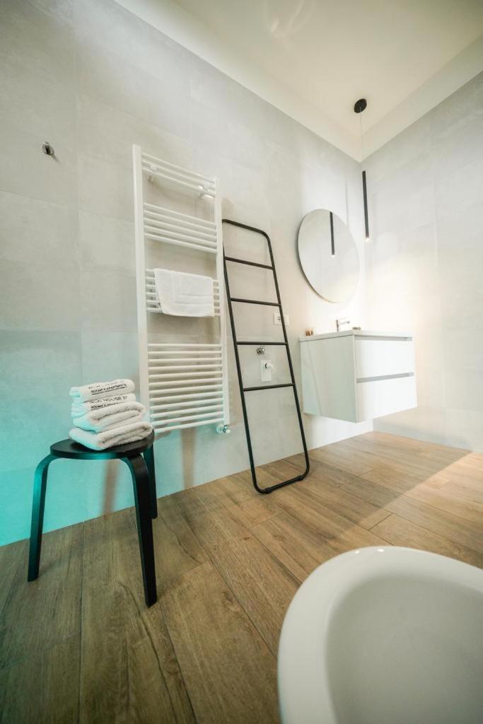 Run House 07 Rooms & Apartments Cassano delle Murge Eksteriør billede